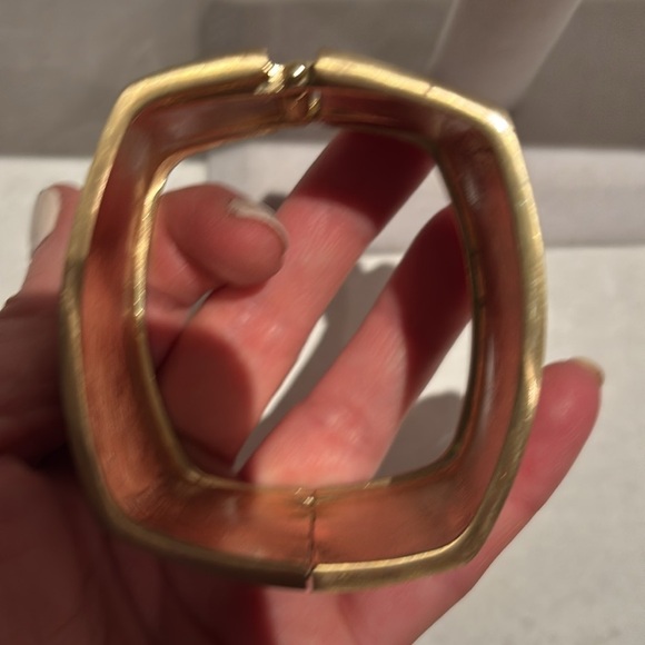 Chic Gold-Tone Cuff Bracelet - Picture 4 of 6